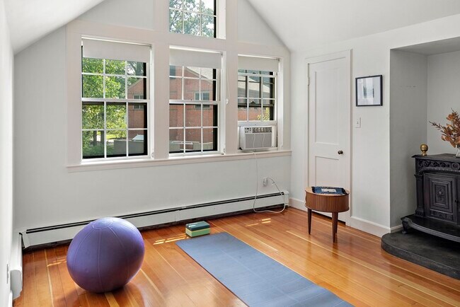 Building Photo - 117 Brattle St