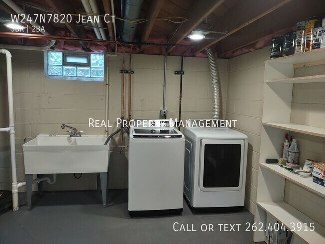 Building Photo - W247N7820 Jean Ct