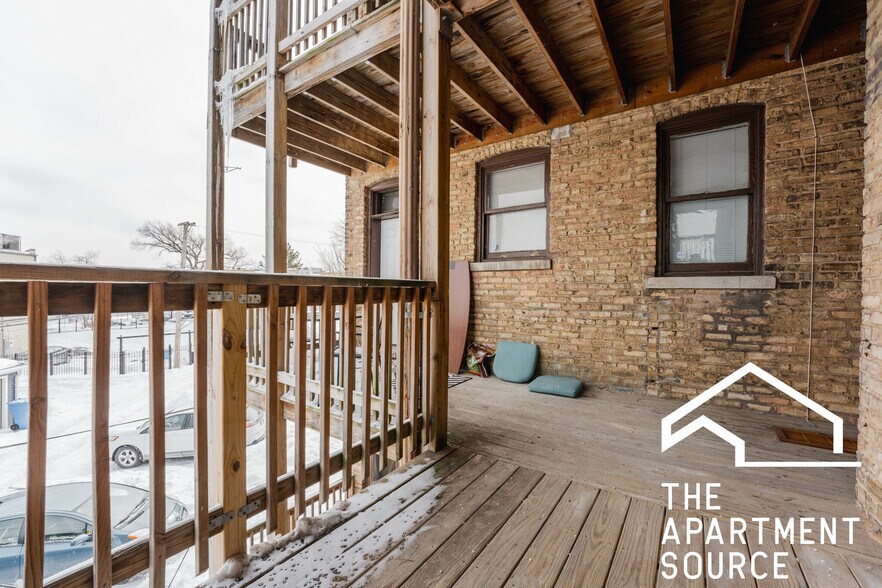 Building Photo - 3817 N Drake Ave