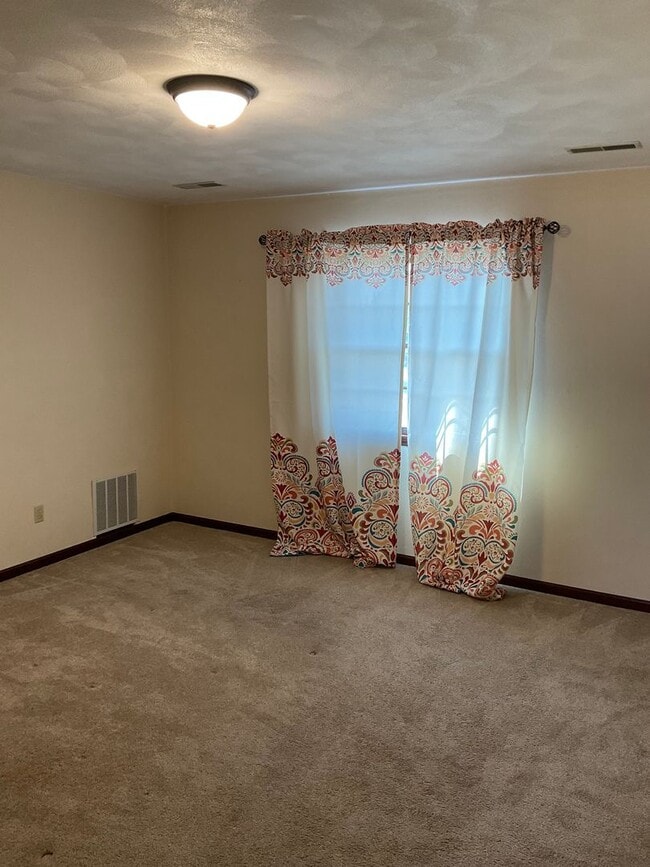 Building Photo - 2903 Lake Lorraine Cove