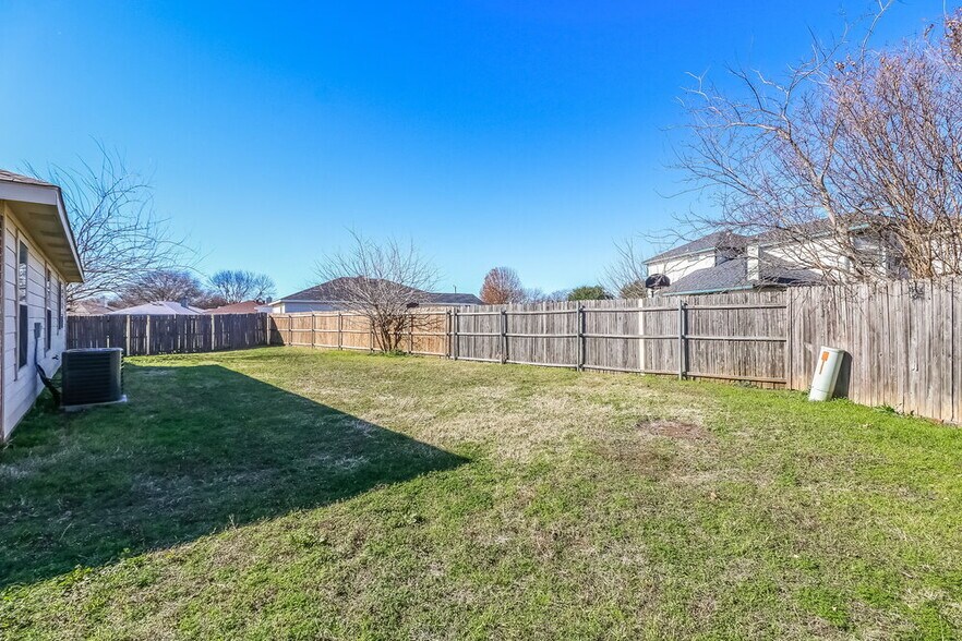 Building Photo - 10600 Copperwood Ln