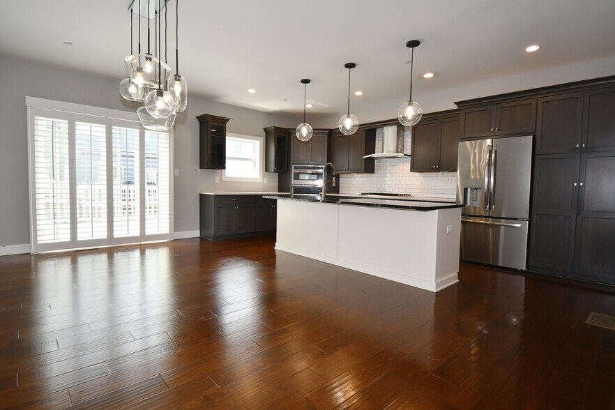 Building Photo - 212 Park Pl
