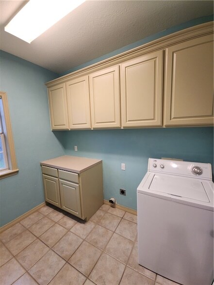Building Photo - 3920 Park Hurst Dr