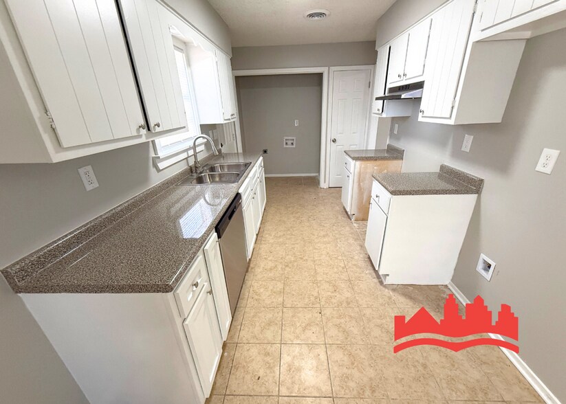 Building Photo - 3883 Drayon Cove