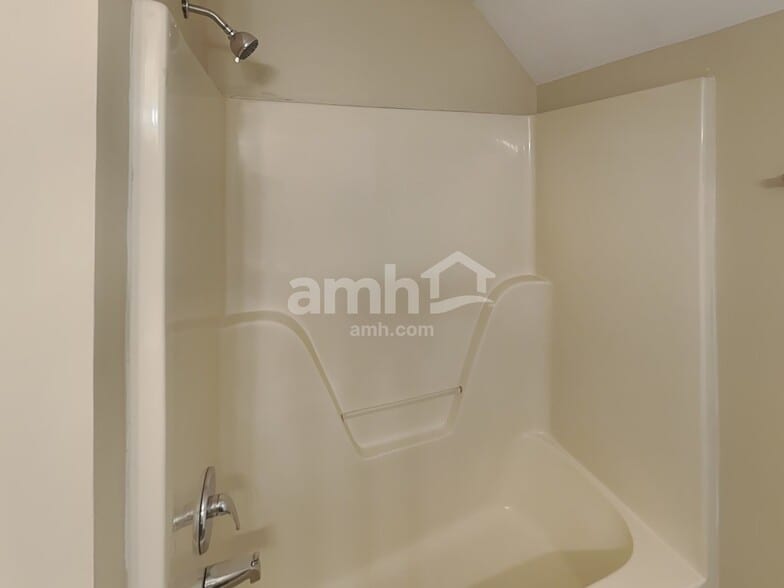 Building Photo - 602 Glenties Dr