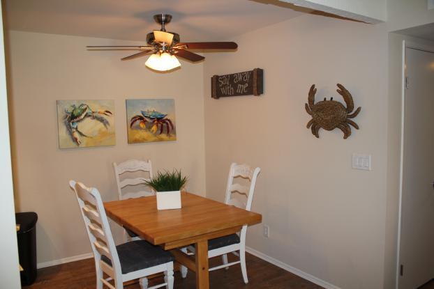 Building Photo - Furnished Ground-Level Beach Condo!