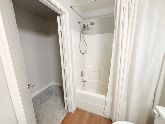 Building Photo - 2211 Bellmont