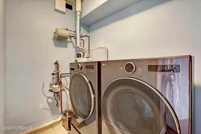 Building Photo - 150 Nathan Dr