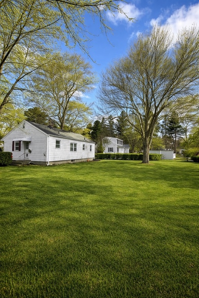 Building Photo - 9 Mulberry Ln