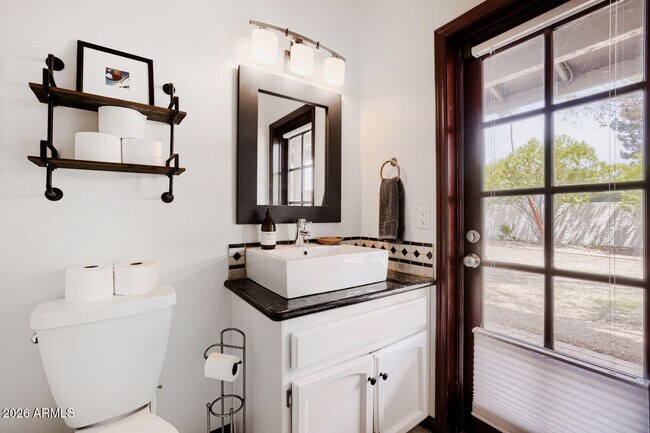 Building Photo - 5344 E Shaw Butte Dr