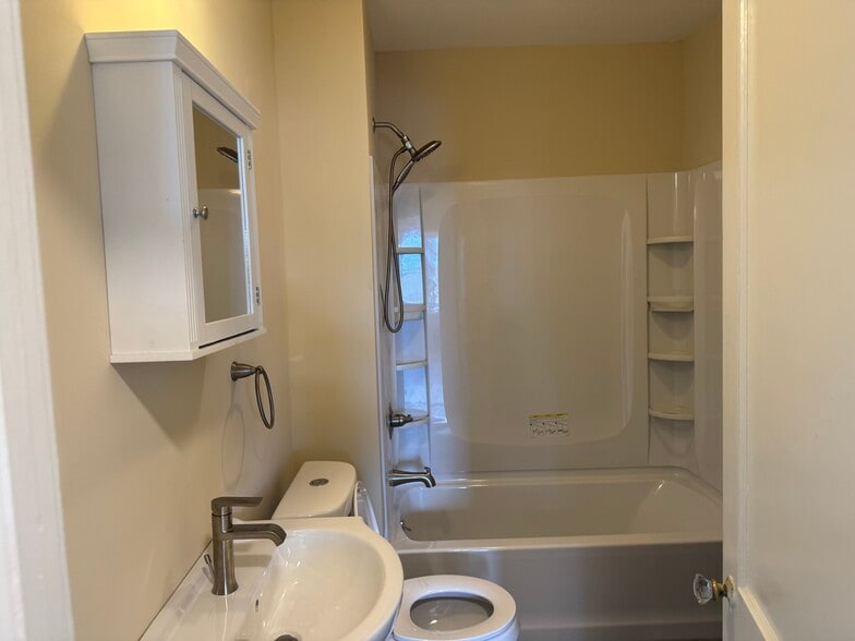 New bathroom - 14 Buell St