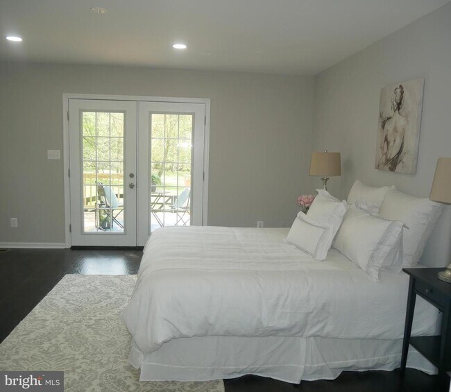 Building Photo - 35600 Sassafras Dr
