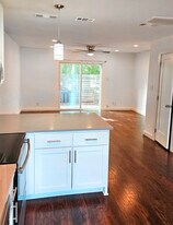 Building Photo - 3812 Southway Dr