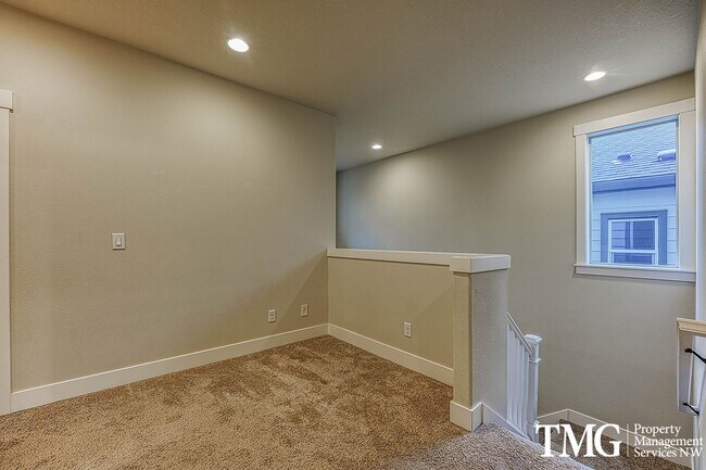 Building Photo - Spacious 4 BD Home with Private Backyard & Community Amenities!