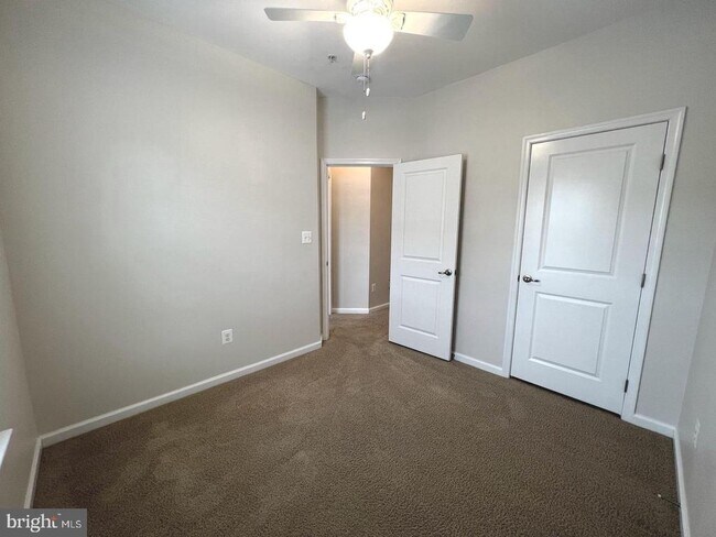 Building Photo - 356 Paladium Ct