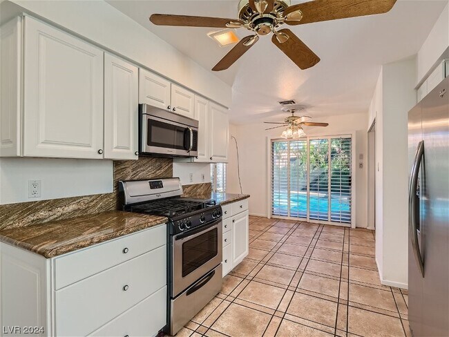 Building Photo - 3415 Villa Hermosa Dr