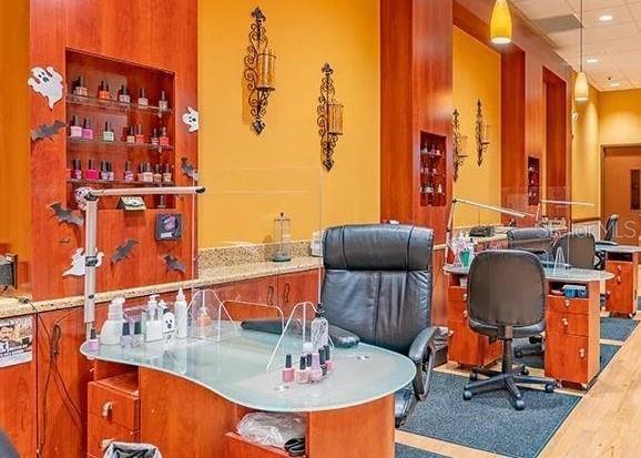 Building Photo - 2102 Hereford Dr