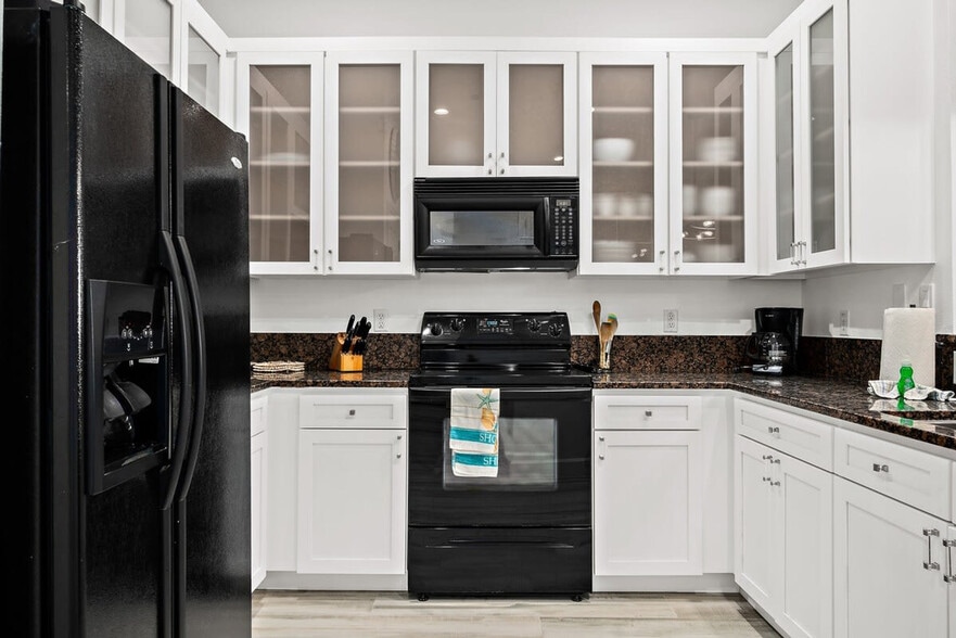 Building Photo - 900 Cinnamon Beach Ln