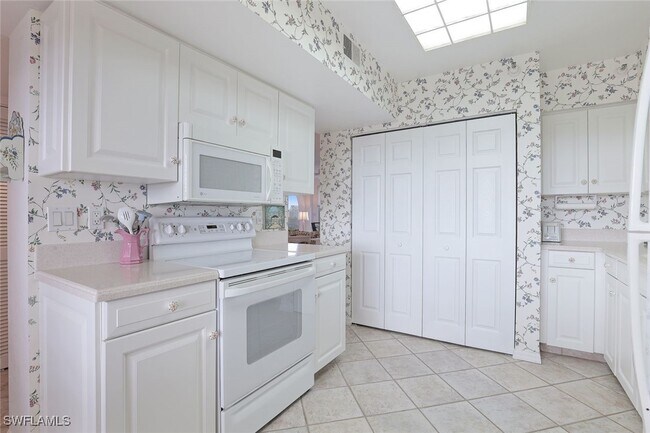 Building Photo - 5501 Heron Point Dr