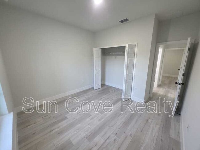 Building Photo - 7958 N Oberon Terrace