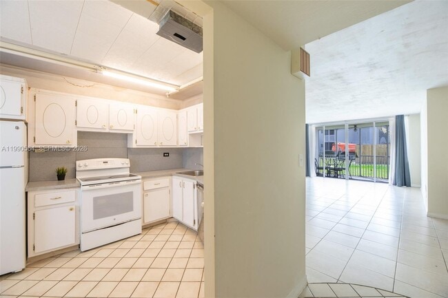 Building Photo - 1680 NE 191st St