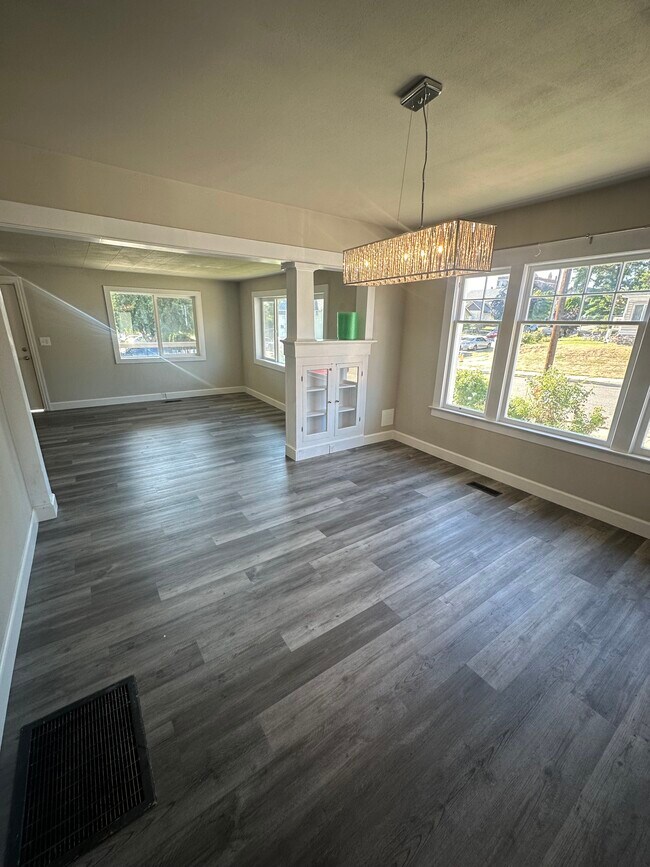 Building Photo - 2 N Delaware Ave