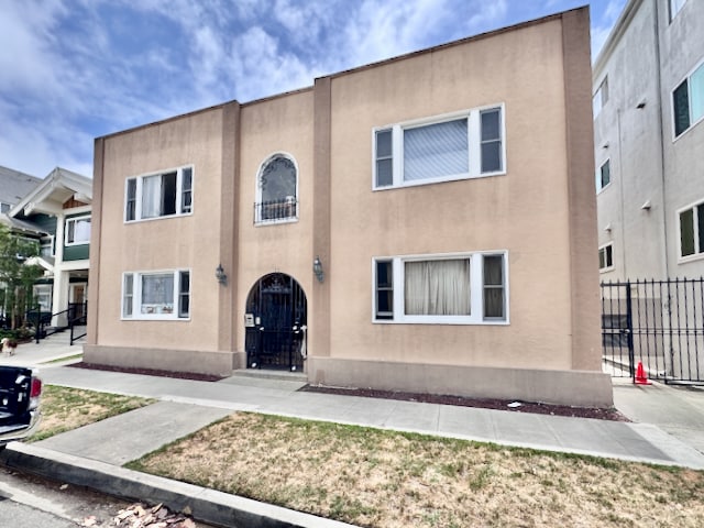 Building Photo - 1140 E 1st St