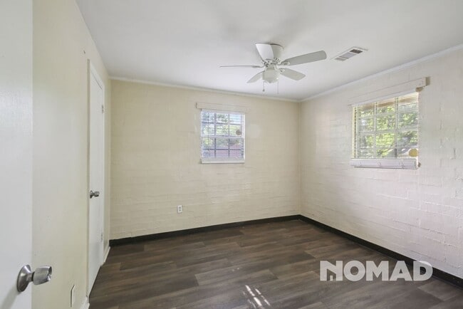 Building Photo - Charming 2BR Duplex in East Point