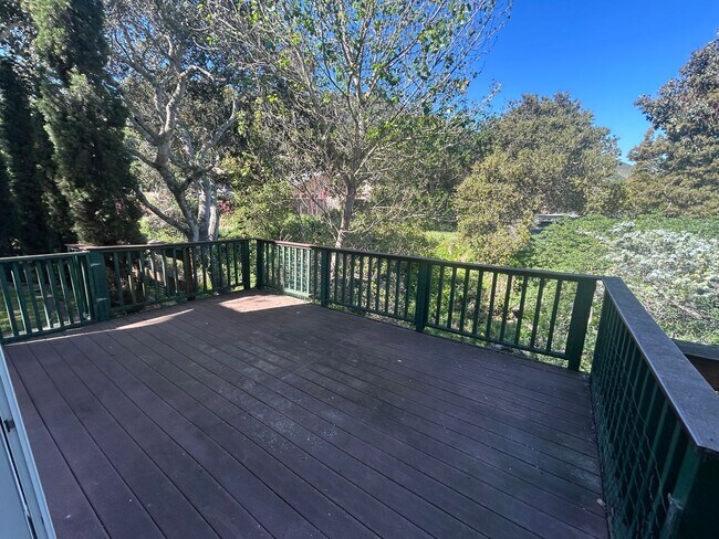 Building Photo - 142 Pine Canyon Rd