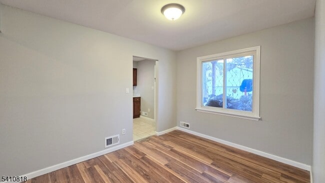 Building Photo - 62 Mercer Ave