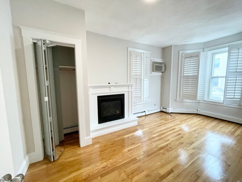 Building Photo - 130 P St