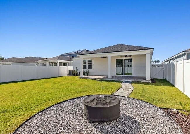 Building Photo - Newer Construction! Tons of Amenities! Wildlight Community!