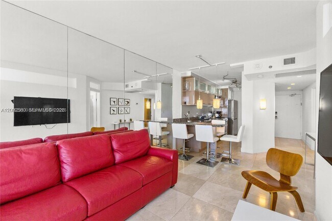 Building Photo - 100 Lincoln Rd