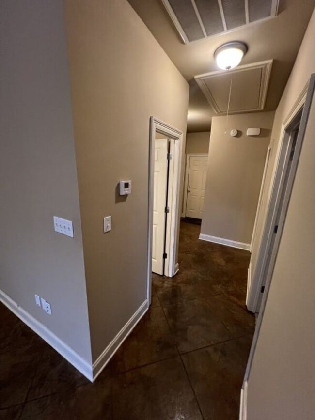 Building Photo - 2568 Middletowne Dr
