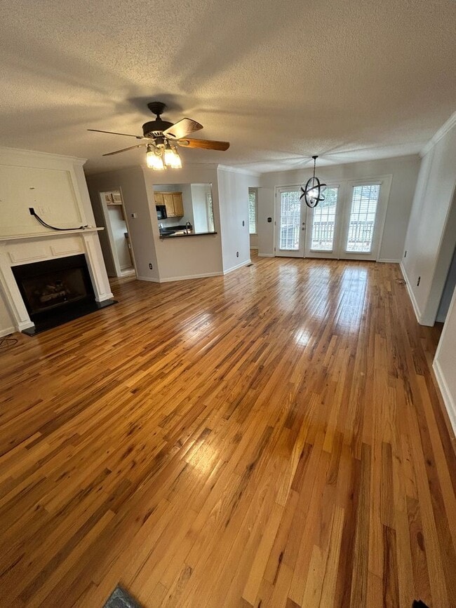 Building Photo - 3/2 Nice House in East Rome $1,895