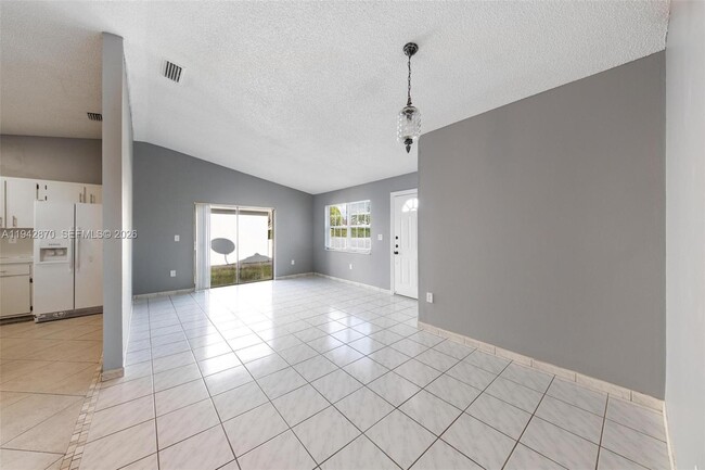 Building Photo - 2348 SW 138th Pl