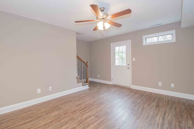 Building Photo - 325 Landrum Pl