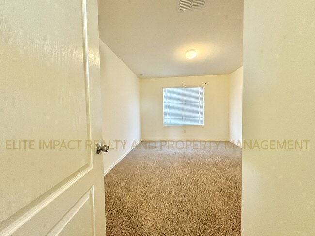 Building Photo - 11684 W Vanderbilt Farms Way