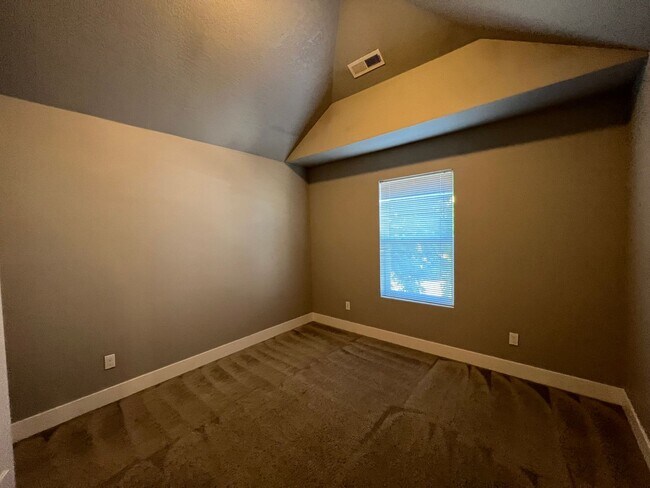 Building Photo - 1908al