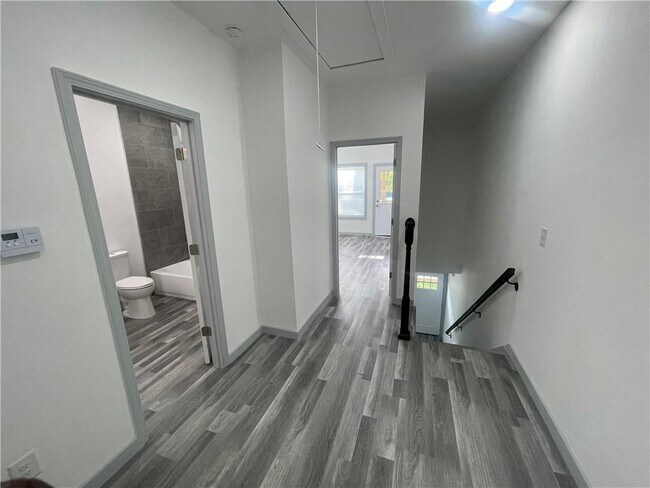 Building Photo - 215 Anderson Ave NW