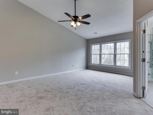 Building Photo - 9421 Van Arsdale Dr
