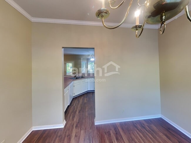 Building Photo - 601 Magnolia Ln