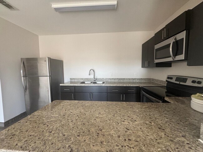 Building Photo - 502 Shiloh Dr