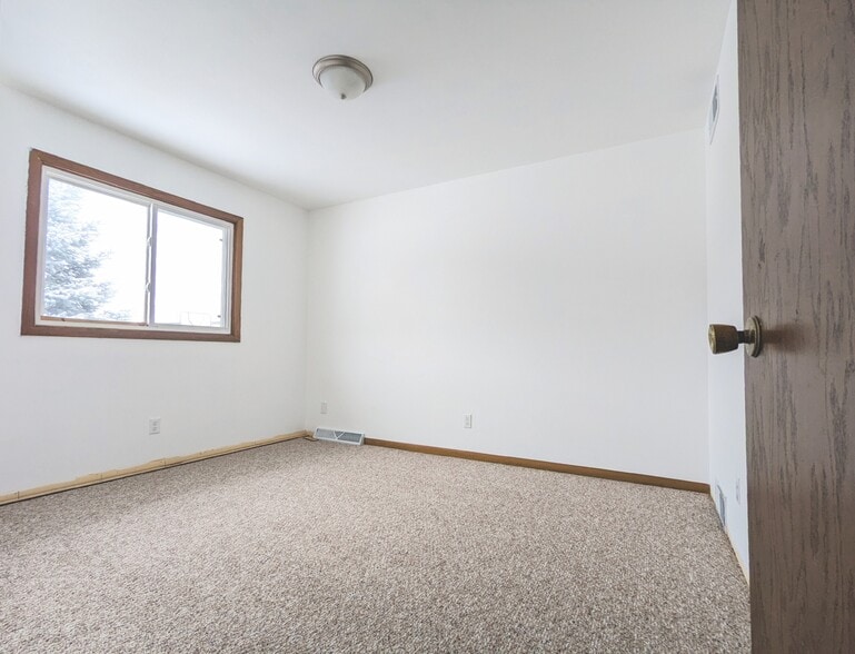 Living room - 712 Brandie Rd