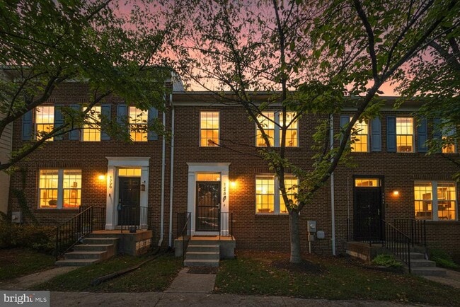 Building Photo - 1830 Webster Pl SE