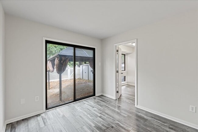 Building Photo - 421 Barton Run Blvd