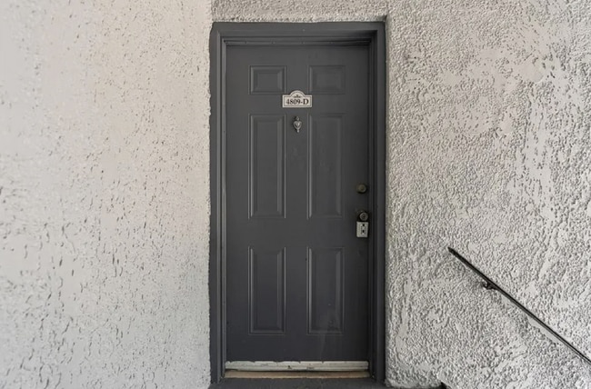 Building Photo - Spacious Renovated 3-Bedroom Condo with Ba...