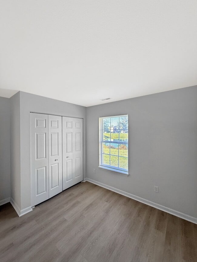 Building Photo - 6012 Castleford Dr