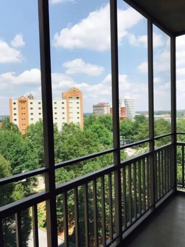 Building Photo - Furnished Move-In Ready Downtown 1br/1ba Apartment on the 5th floor with a Balcony