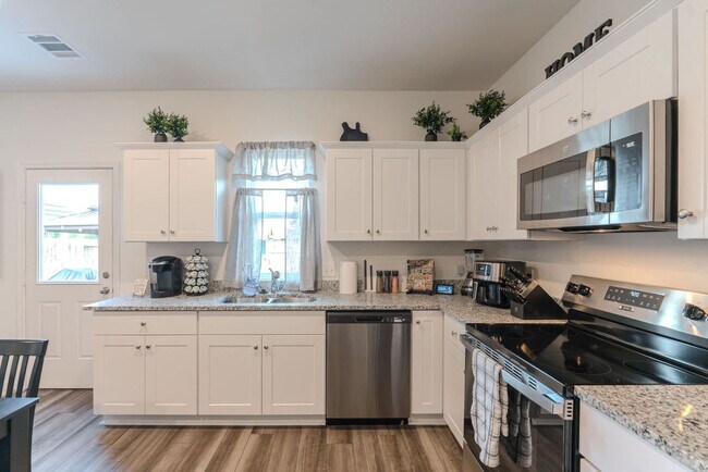 Building Photo - 10314 Woodwick St